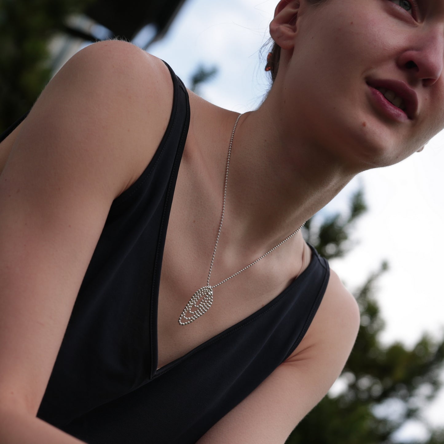 LINEAE NECKLACE